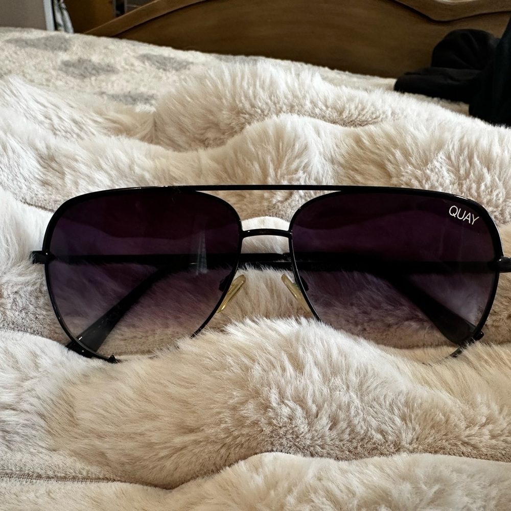 Quay Australia Black Aviator Sunglasses with Gradient Lenses